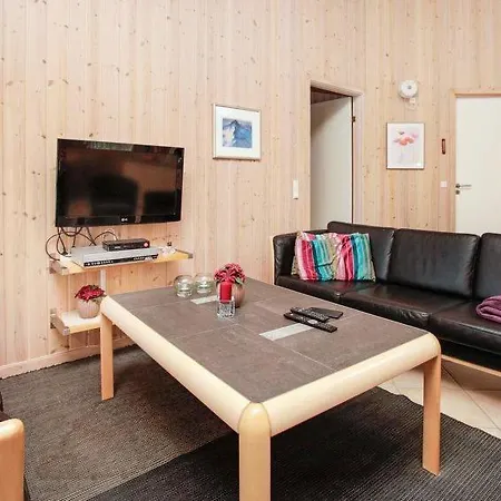 Sildestrup Sleeps 18 Pool Wifi * Bøtø By